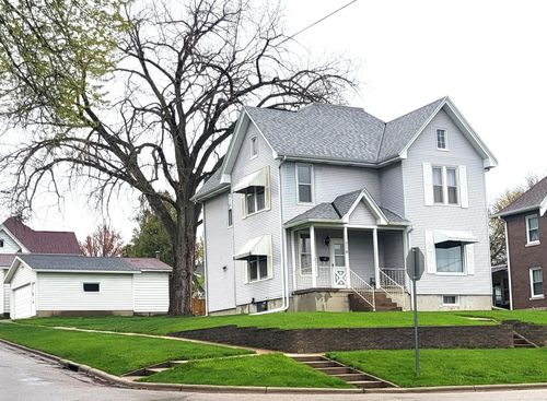 218 7th Ave, New Glarus, WI, 53574-9644 | Card Image