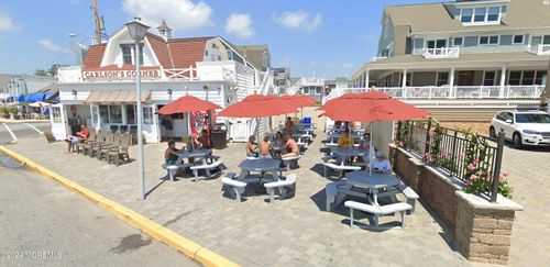 432 1st Ave, Manasquan, NJ, 08736-3915 | Card Image