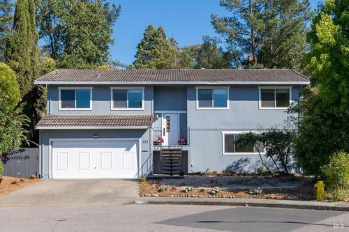 727 Alice Street, Novato, CA, 94945 | Card Image