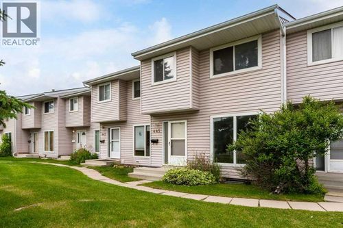 445 40 Street Ne, Calgary, AB, T2A6S1 | Card Image