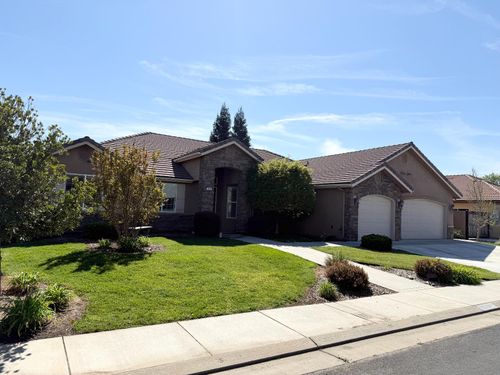 2670 Muncie Ave, Clovis, CA, 93619-8476 | Card Image