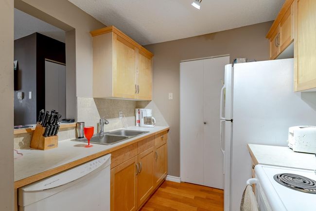 1310 - 13045 6 St Sw, Condo with 2 bedrooms, 1 bathrooms and 1 parking in Calgary AB | Image 10