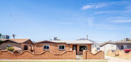 8401 Mount Whitney Dr, El Paso, TX, 79904-2924 | Card Image