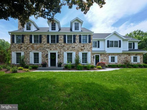 9 Devon Dr, New Hope, PA, 18938-9210 | Card Image
