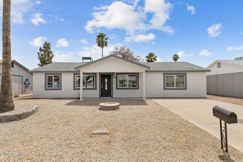 3915 E Hillery Dr, Phoenix, AZ, 85032-5244 | Card Image