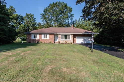 5826 Basswood Dr, Lorain, OH, 44053-3704 | Card Image