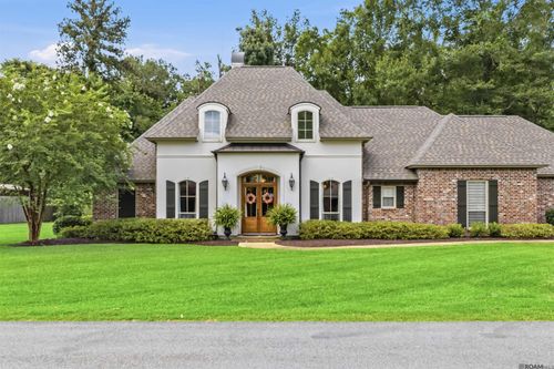 9584 Victory Ln, Denham Springs, LA, 70726-5862 | Card Image