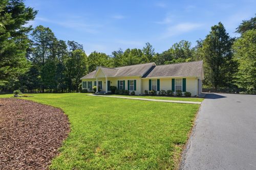 2340 Lakewood Forest Rd, Moneta, VA, 24121-2436 | Card Image