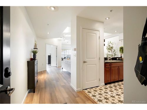 6k-925 N Lincoln St, Denver, CO, 80203-2771 | Card Image