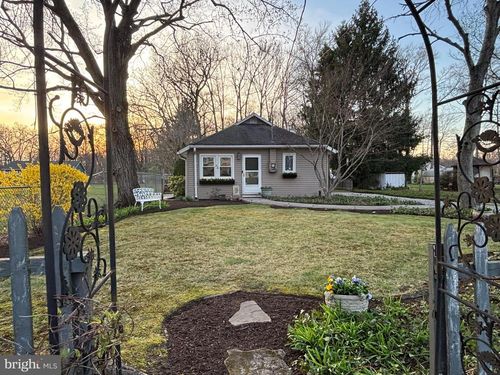 44 Fairlawn Ave, Hamilton, NJ, 08619-1227 | Card Image