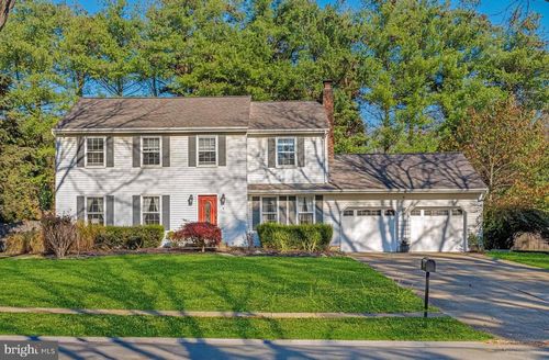 4 Riverview Dr, Ewing, NJ, 08628-2618 | Card Image