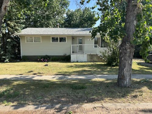 308 2 Avenue, Youngstown, AB, T0J3P0 | Card Image