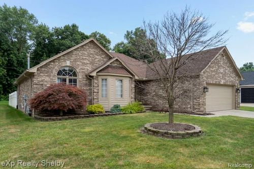 54256 Oconee Dr, Macomb, MI, 48042-6123 | Card Image