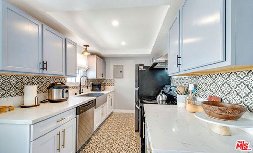 2-141 W Hillcrest Blvd, Inglewood, CA, 90301 | Card Image