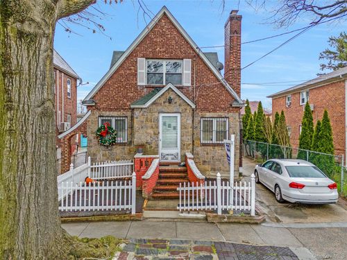 140 Quince Ave, Flushing, NY, 11355-3561 | Card Image