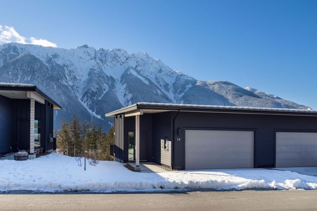 14 - 4000 Sunstone Way, Home with 3 bedrooms, 2 bathrooms and 2 parking in Pemberton BC | Image 34