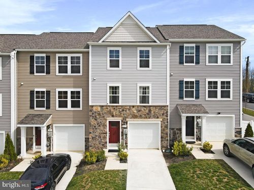 67 Tate Manor Dr, CHARLES TOWN, WV, 25414-1007 | Card Image