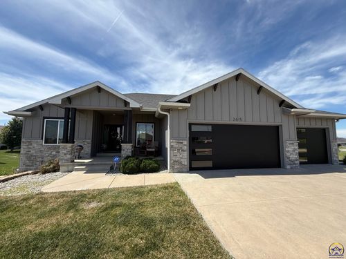 2615 Twin Lakes Dr, Emporia, KS, 66801-7804 | Card Image