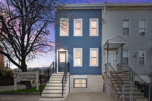 85 Wakeman Ave, Newark, NJ, 07104-2825 | Card Image