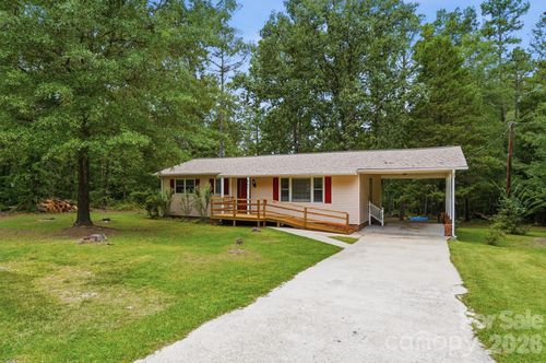 897 Community Ln, Lancaster, SC, 29720-8675 | Card Image
