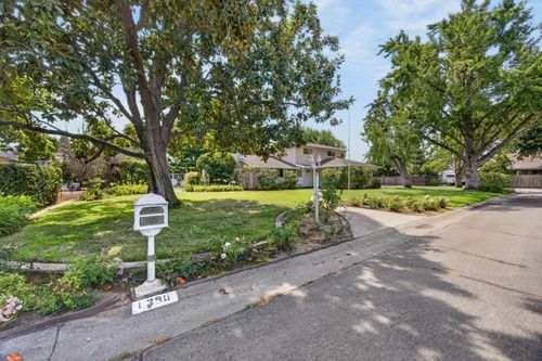 1390 Kelleen Dr, Yuba City, CA, 95993-2340 | Card Image