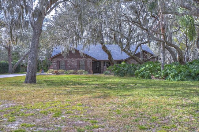 Front of home | Image 6