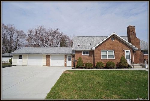 136 Miami Pkwy, Cheektowaga, NY, 14225-4245 | Card Image