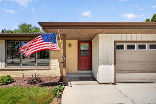 508 Whitegate Drive, Saukville, WI, 53080 | Card Image