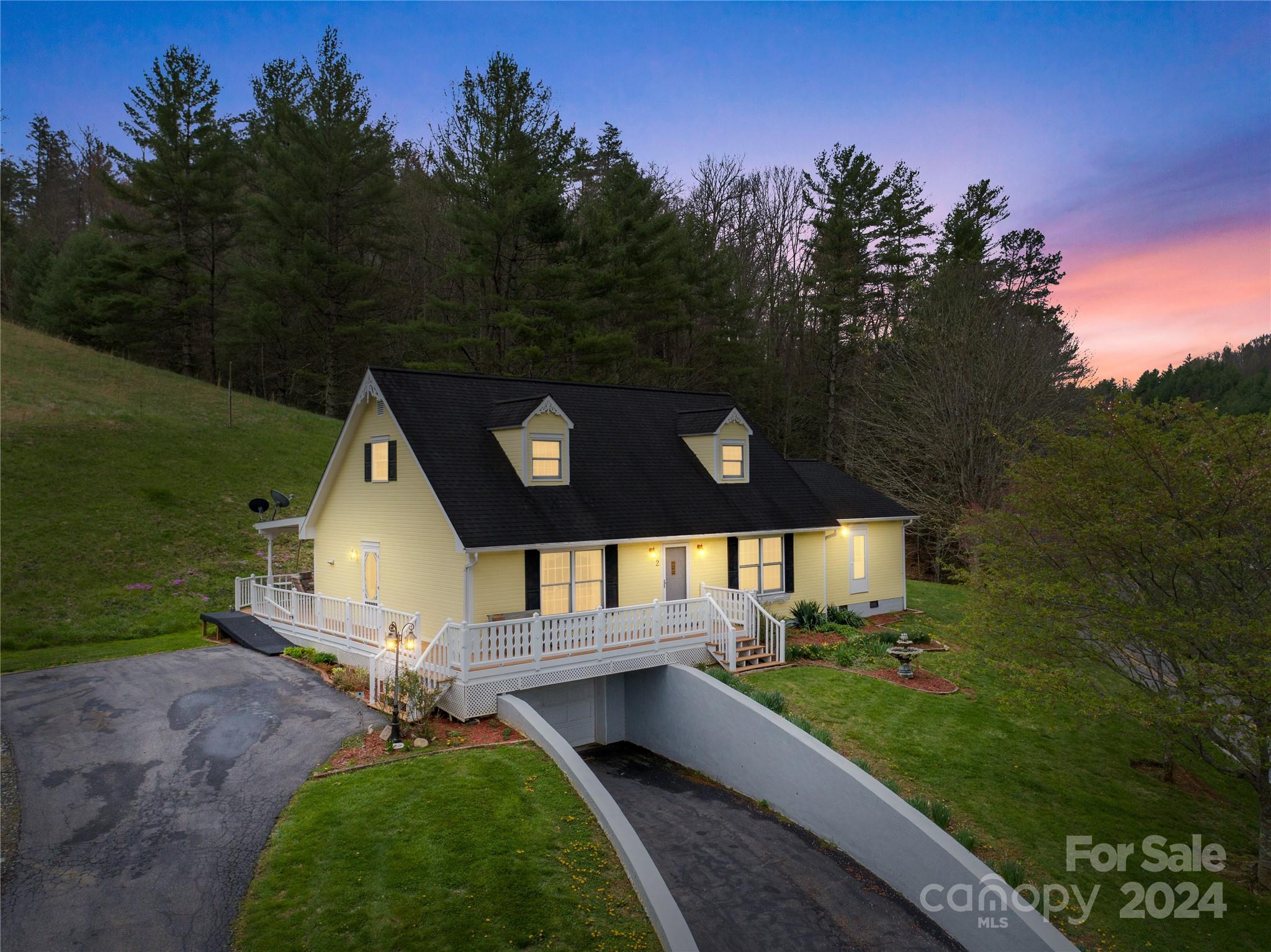 Hill Rd, Green Mountain, NC 28740