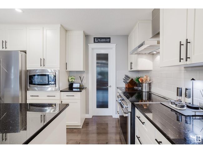 1109 176 St Sw, Home with 3 bedrooms, 3 bathrooms and 4 parking in Edmonton AB | Image 12