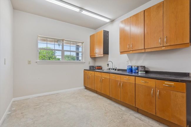 Attached Garage | Image 25
