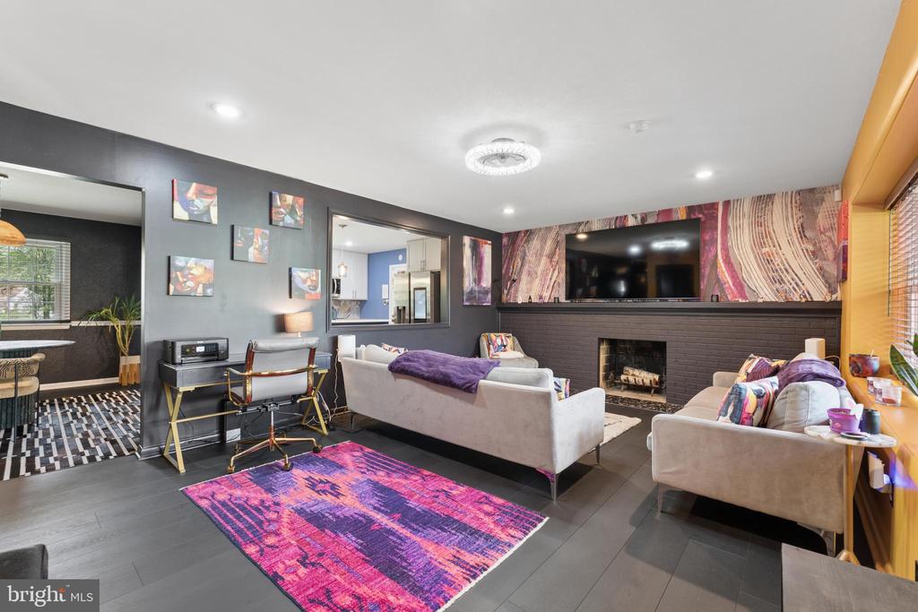 Residential in ELLICOTT CITY 5