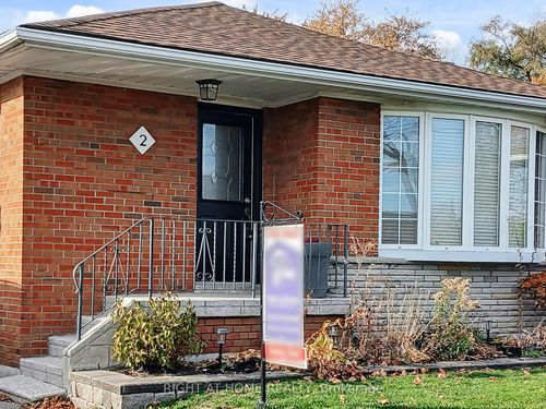 2 Barnes Cres, Scarborough, ON, M1G1Z9 | Card Image