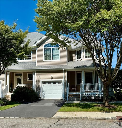 131 Emilys Way, East Setauket, NY, 11733-4127 | Card Image