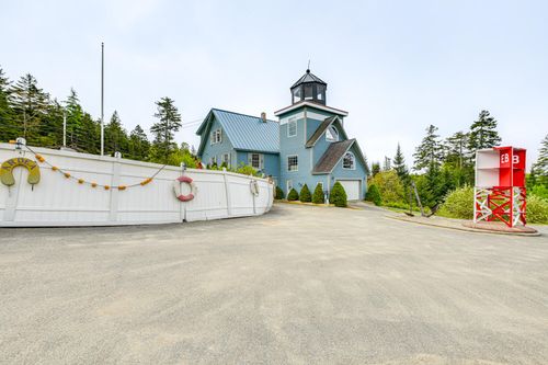 508 Tremont Rd, Bernard, ME, 04612-3619 | Card Image