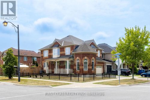 802 Yates Dr, Milton, ON, L9T0E7 | Card Image