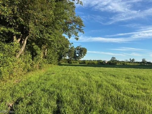 7496 Yellow Hammer Rd, Zuni, VA, 23898-2506 | Card Image