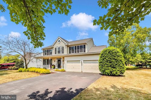 211 Creek Walk Dr, Walkersville, MD, 21793-6004 | Card Image