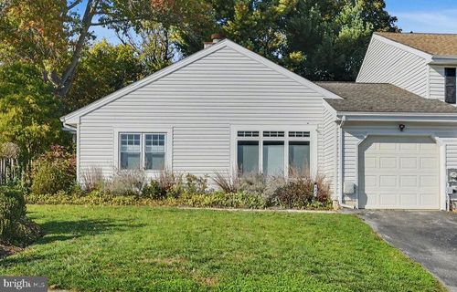 127 Upper Valley Ln, NEWARK, DE, 19711-8720 | Card Image