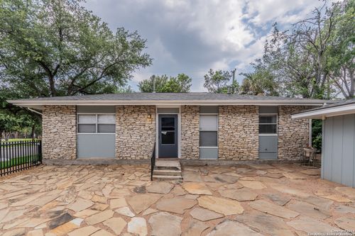 house-423 E Dewey Pl, San Antonio, TX, 78212 | Card Image