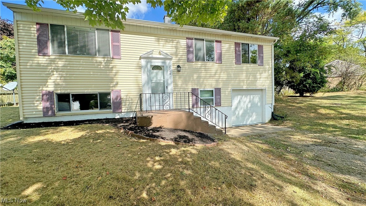 Oak Ave, Massillon, OH 44646