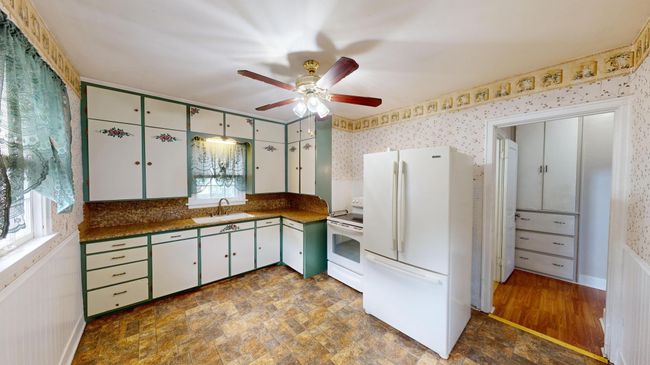 Kitchen | Image 16