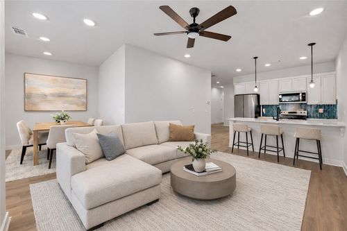 1703 Cuppett Cir, Pea Ridge, AR, 72751-3242 | Card Image