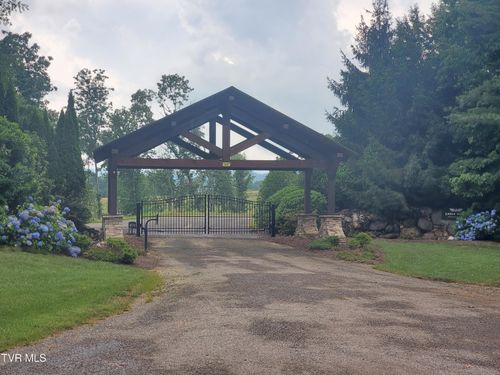 35 Dry Hill Rd, Butler, TN, 37640 | Card Image