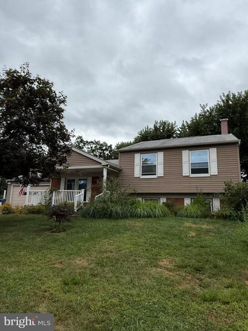 908 Derbyshire Ave, MECHANICSBURG, PA, 17055-5703 | Card Image