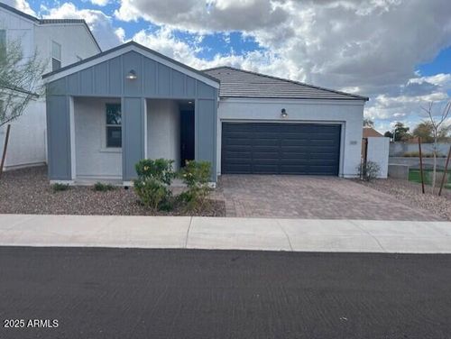 5630 S Daisy Patch Pl, Phoenix, AZ, 85040-3945 | Card Image