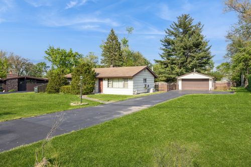 6131 S Brainard Ave, Countryside, IL, 60525-3947 | Card Image
