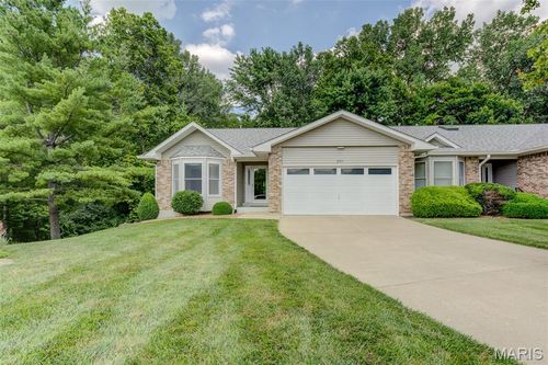 15c-3004 Oakmont Ct, Saint Charles, MO, 63301-0396 | Card Image
