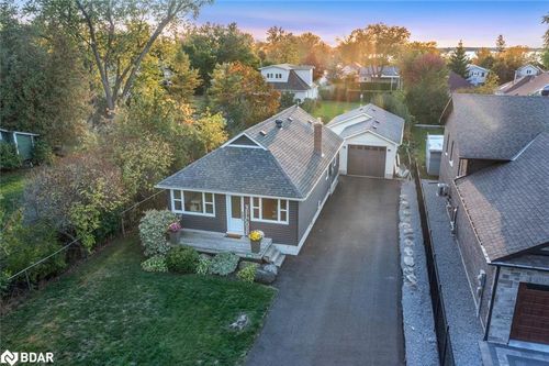 {{alt}} | Card Image