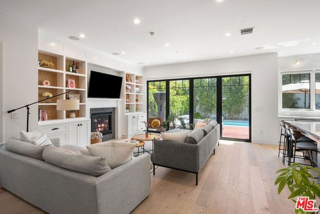 1086 Marco Pl, House other with 4 bedrooms, 4 bathrooms and 3 parking in Venice CA | Image 7